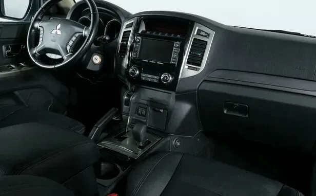 Mitsubishi Pajero, IV Рестайлинг 2 — фото 6