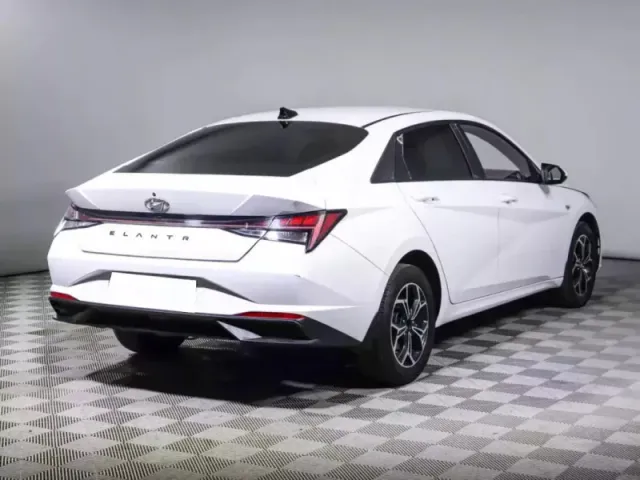 Hyundai Elantra, VII (CN7) — фото 4