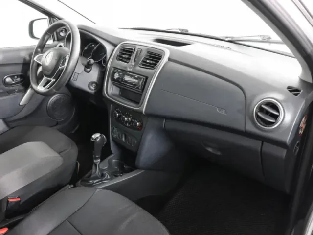 Renault Logan, II Рестайлинг — фото 12
