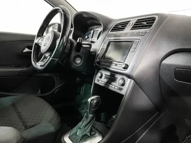 Volkswagen Polo, V Рестайлинг — фото 9
