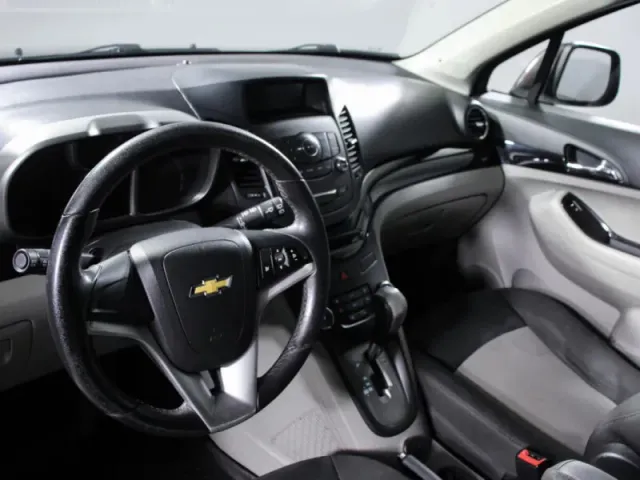 Chevrolet Orlando — фото 12