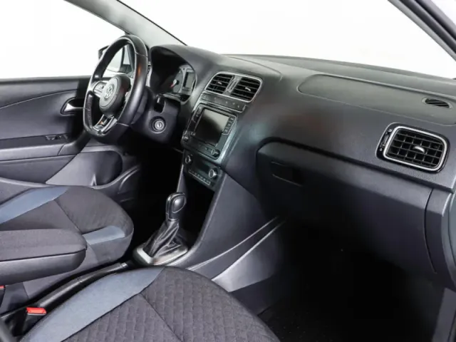 Volkswagen Polo, V Рестайлинг — фото 11
