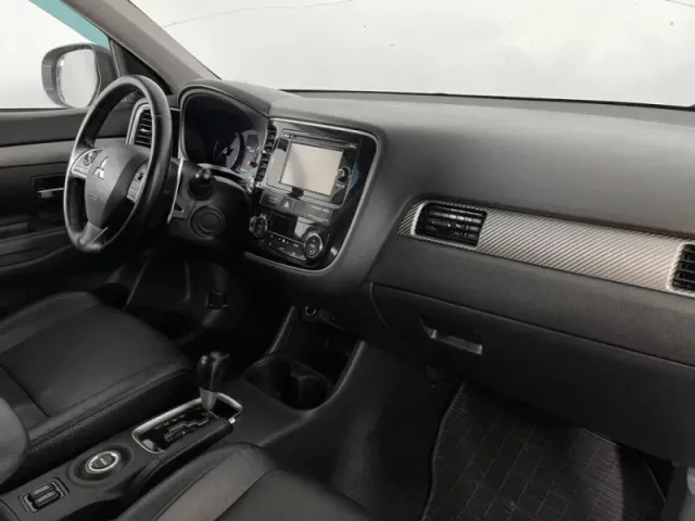 Mitsubishi Outlander, III — фото 10