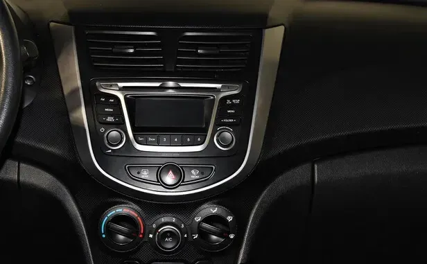 Hyundai Solaris, I Рестайлинг — фото 9