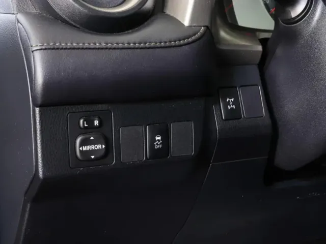 Toyota RAV4, IV (XA40) — фото 19