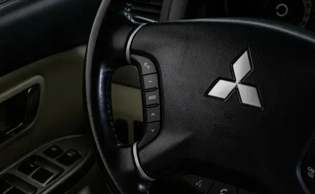 Mitsubishi Pajero, IV Рестайлинг 2 — фото 11