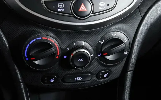 Hyundai Solaris, I Рестайлинг — фото 13