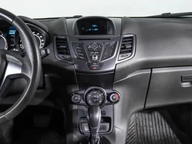 Ford Fiesta, Mk6 Рестайлинг — фото 12