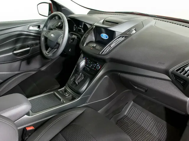 Ford Kuga, II Рестайлинг — фото 14