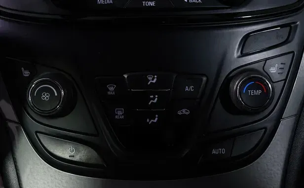 Opel Insignia, I Рестайлинг — фото 10