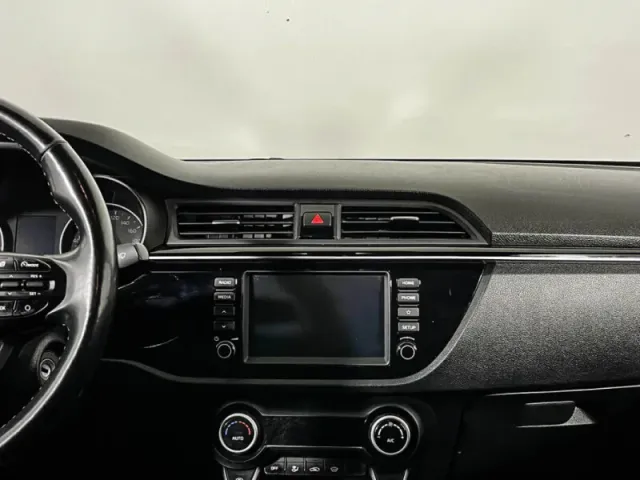 Kia Rio, IV — фото 13