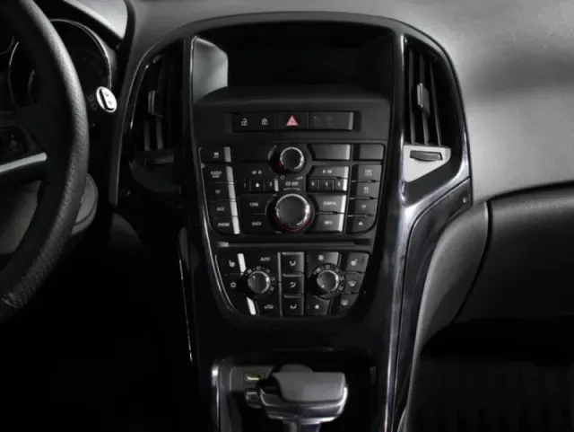 Opel Astra, J Рестайлинг — фото 14