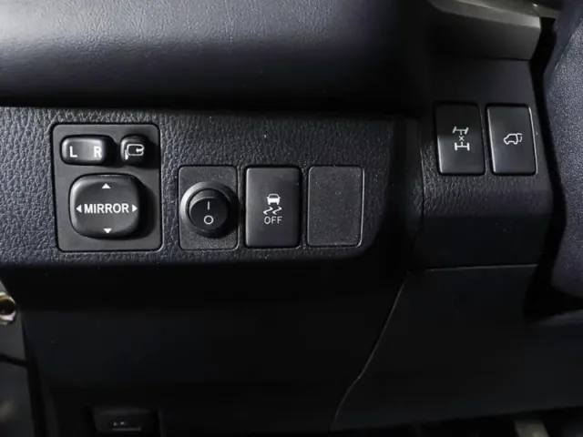 Toyota RAV4, IV (XA40) — фото 15