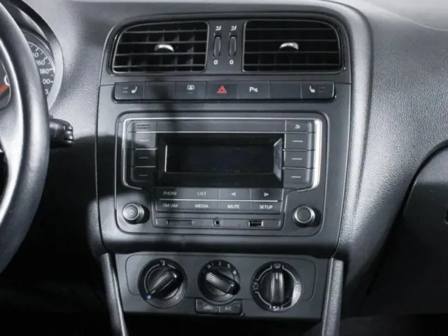 Volkswagen Polo, V Рестайлинг — фото 14