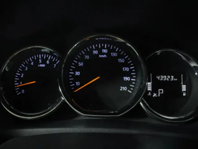 Renault Logan, II Рестайлинг — фото 10