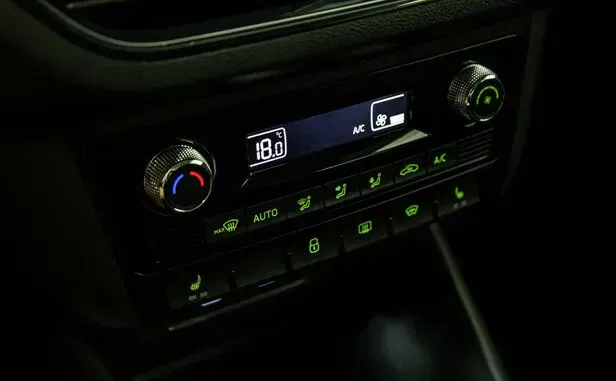 Skoda Rapid, II — фото 11