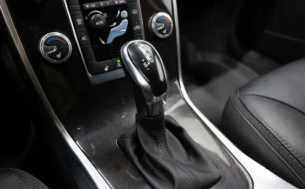 Volvo XC70, II Рестайлинг — фото 10