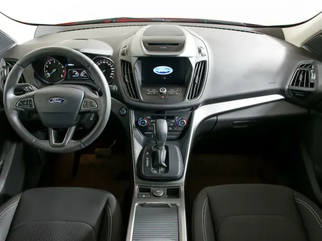 Ford Kuga, II Рестайлинг — фото 9