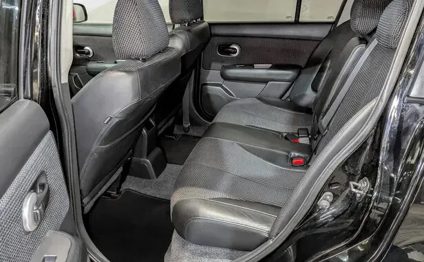 Nissan Tiida, I Рестайлинг — фото 8