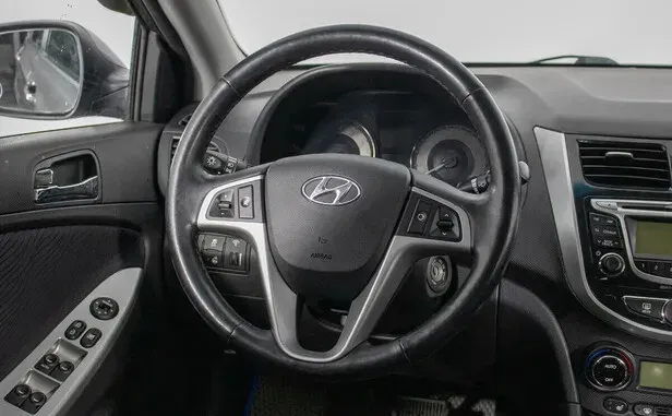 Hyundai Solaris, I — фото 10