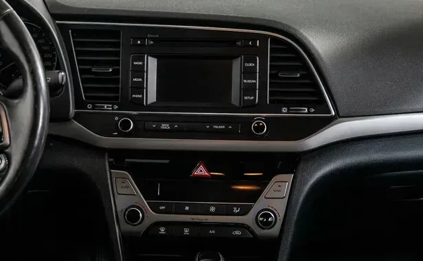 Hyundai Elantra, VI (AD) — фото 8