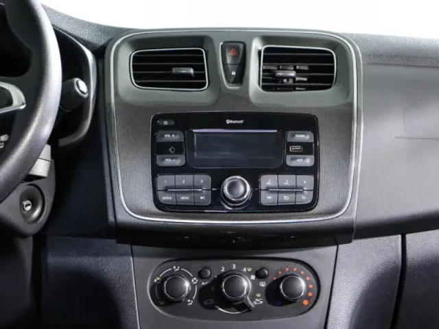 Renault Logan, II Рестайлинг — фото 15