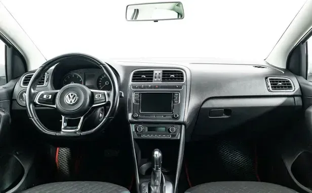 Volkswagen Polo, V Рестайлинг — фото 5