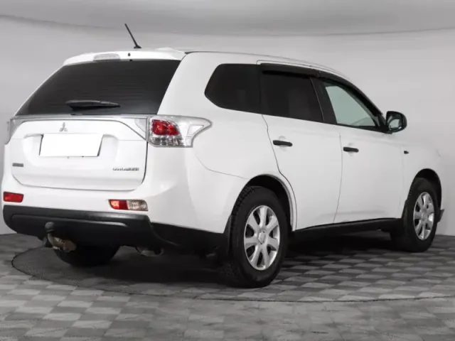 Mitsubishi Outlander, III Рестайлинг — фото 5