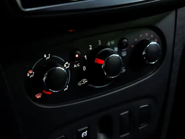 Renault Sandero, II — фото 12