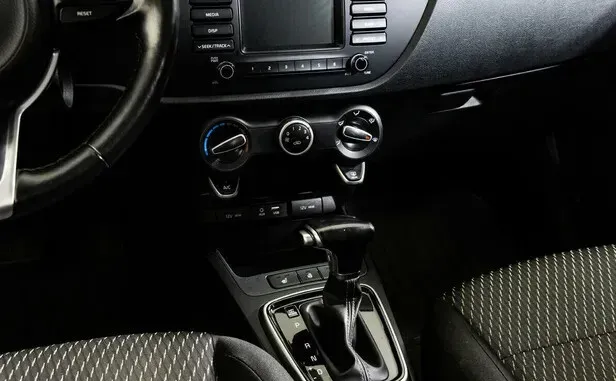 Kia Rio, IV — фото 9