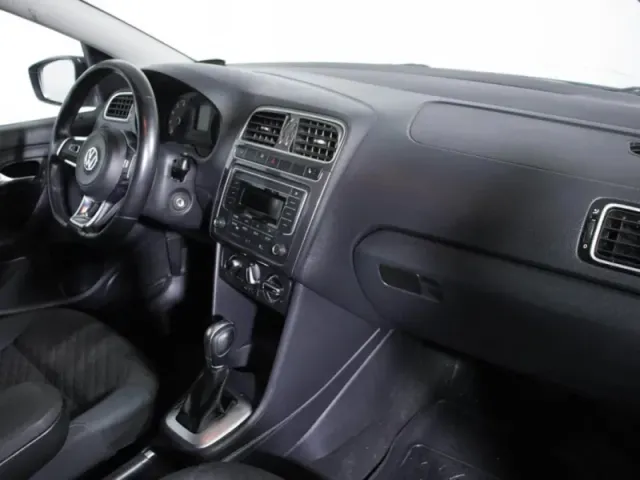 Volkswagen Polo, V Рестайлинг — фото 10