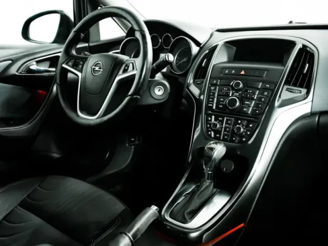 Opel Astra, J Рестайлинг — фото 8