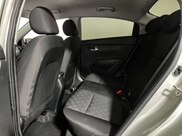 Kia Rio, IV — фото 11