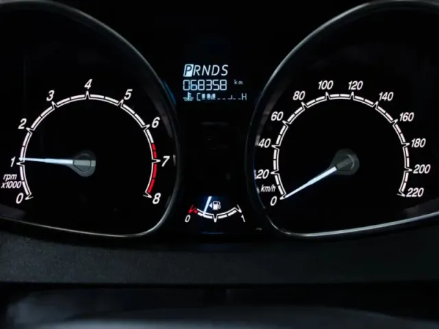 Ford Fiesta, Mk6 Рестайлинг — фото 12