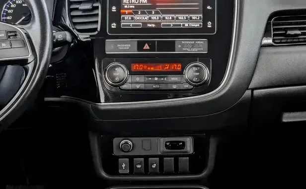 Mitsubishi Outlander, III Рестайлинг 3 — фото 7