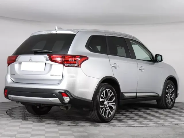 Mitsubishi Outlander, III Рестайлинг 2 — фото 5