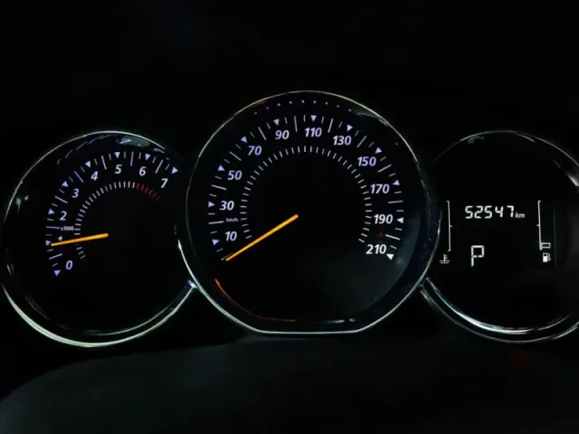 Renault Logan, II Рестайлинг — фото 11