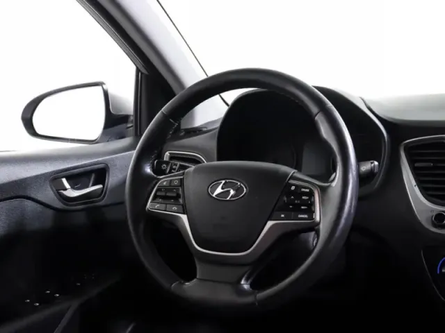 Hyundai Solaris, II — фото 17