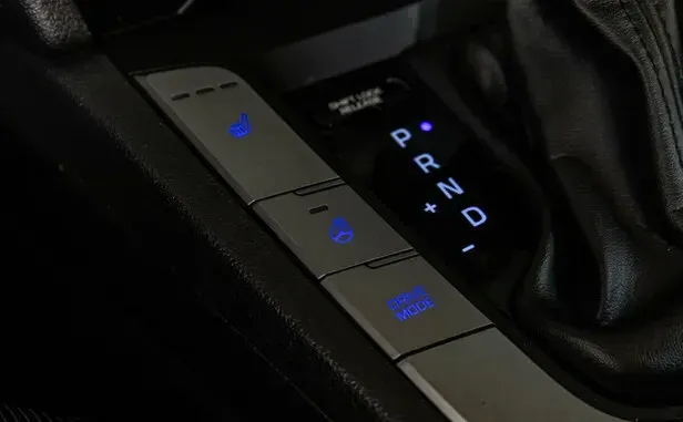 Hyundai Elantra, VI (AD) — фото 9