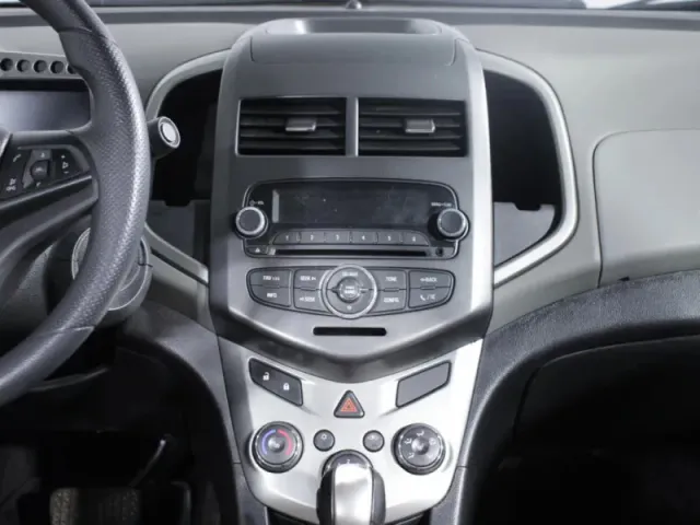 Chevrolet Aveo, II — фото 14