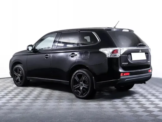 Mitsubishi Outlander, III — фото 7