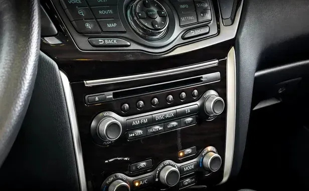 Nissan Pathfinder, IV — фото 13