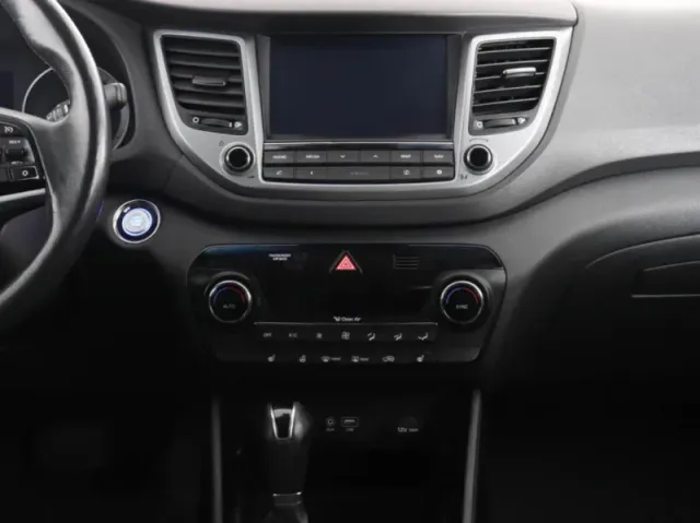 Hyundai Tucson, III — фото 12