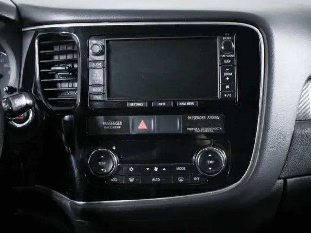 Mitsubishi Outlander, III — фото 14