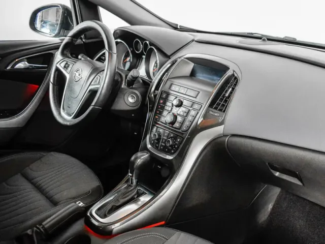 Opel Astra, J Рестайлинг — фото 11