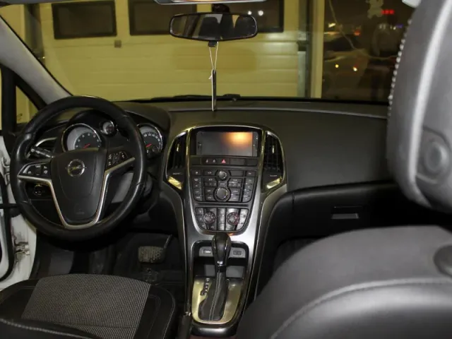 Opel Astra, J Рестайлинг — фото 14