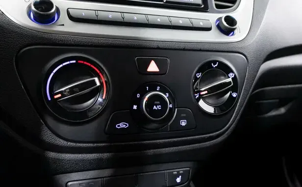 Hyundai Solaris, II — фото 10