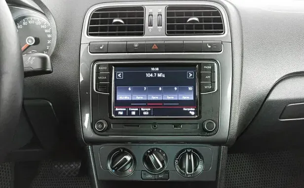 Volkswagen Polo, V Рестайлинг — фото 9