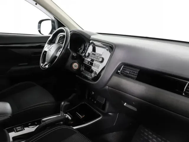 Mitsubishi Outlander, III Рестайлинг 3 — фото 8