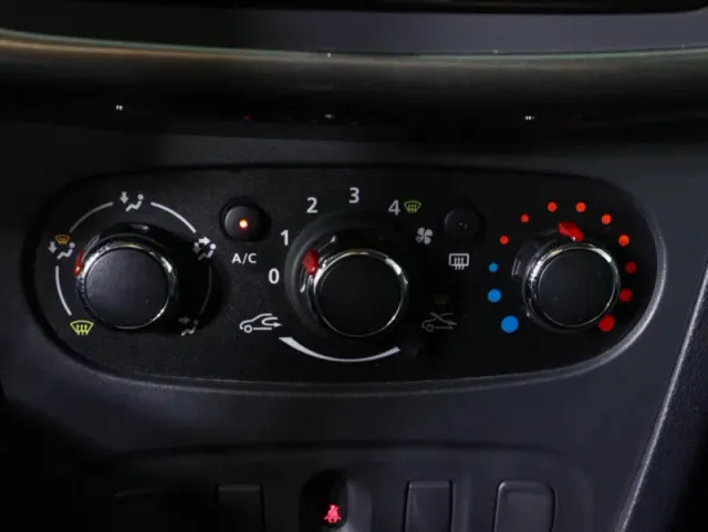 Renault Logan, II Рестайлинг — фото 14